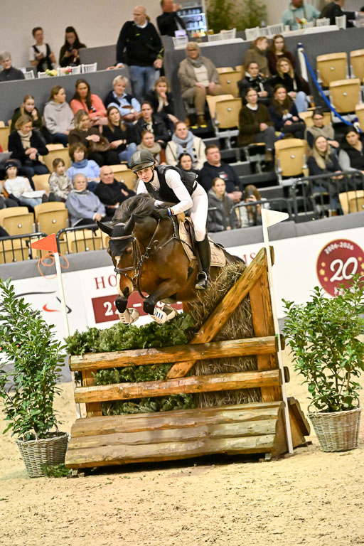  | 12022026 Indoor VS _568 