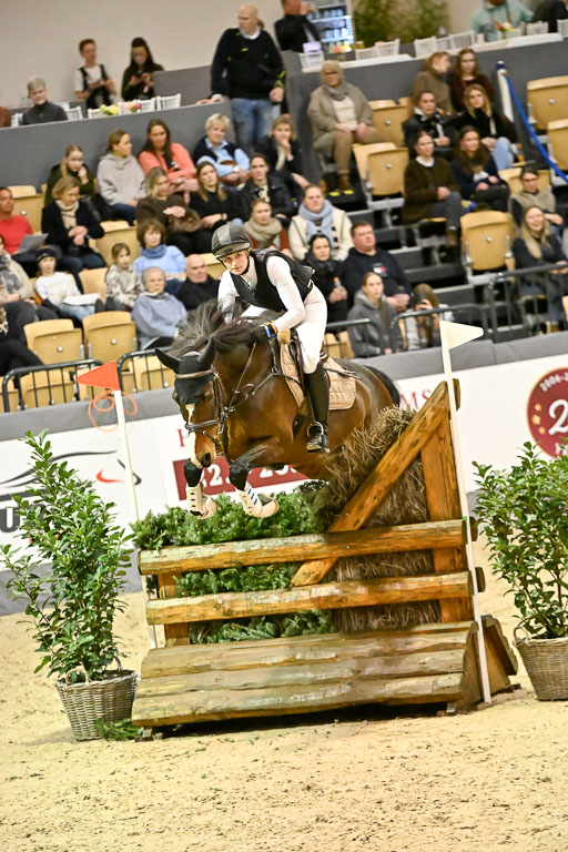  | 12022026 Indoor VS _569 