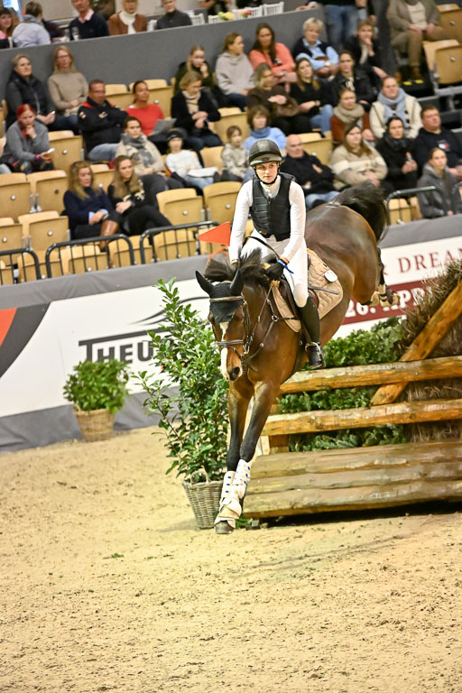  | 12022026 Indoor VS _571 