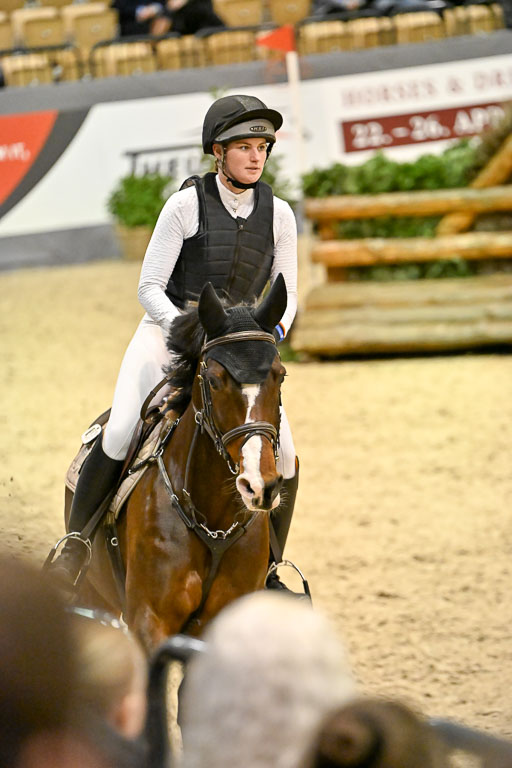  | 12022026 Indoor VS _573 