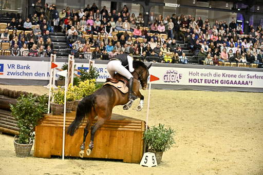  | 12022026 Indoor VS _574 