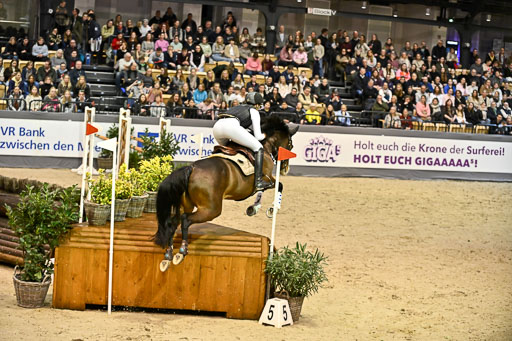  | 12022026 Indoor VS _575 