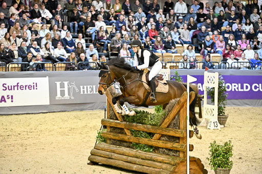  | 12022026 Indoor VS _578 