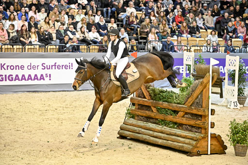  | 12022026 Indoor VS _581 