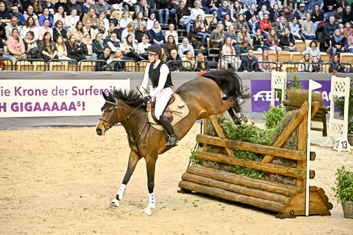  | 12022026 Indoor VS _582 