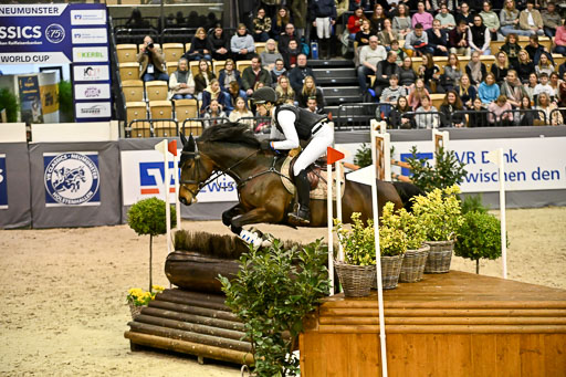  | 12022026 Indoor VS _583 