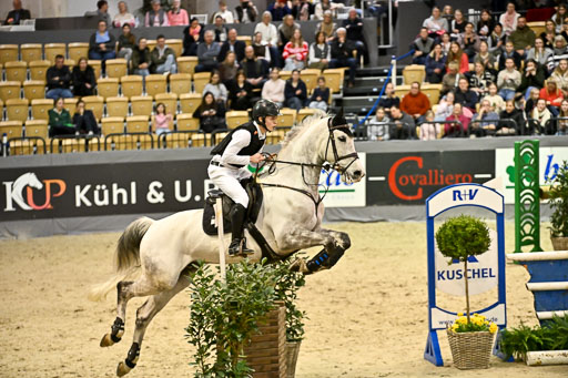  | 12022026 Indoor VS _702 