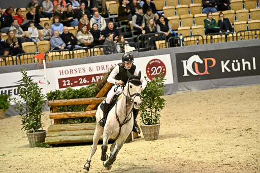  | 12022026 Indoor VS _722 