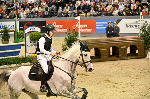  | 12022026 Indoor VS _724 