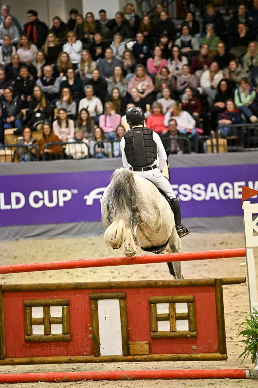  | 12022026 Indoor VS _725 