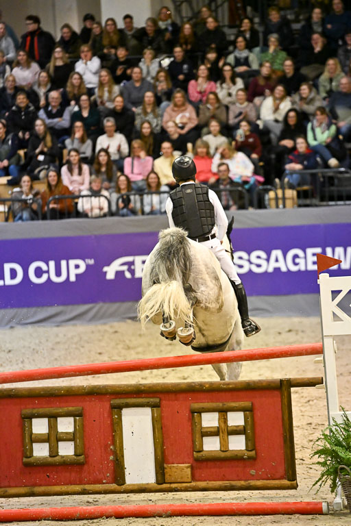  | 12022026 Indoor VS _726 