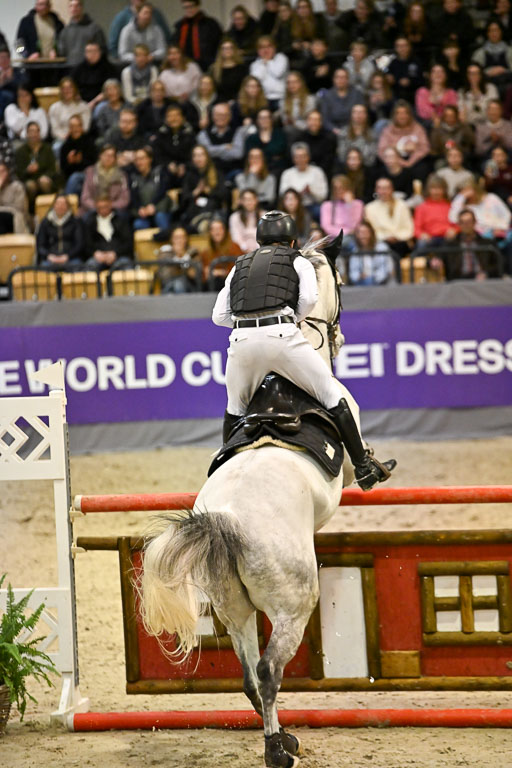  | 12022026 Indoor VS _727 