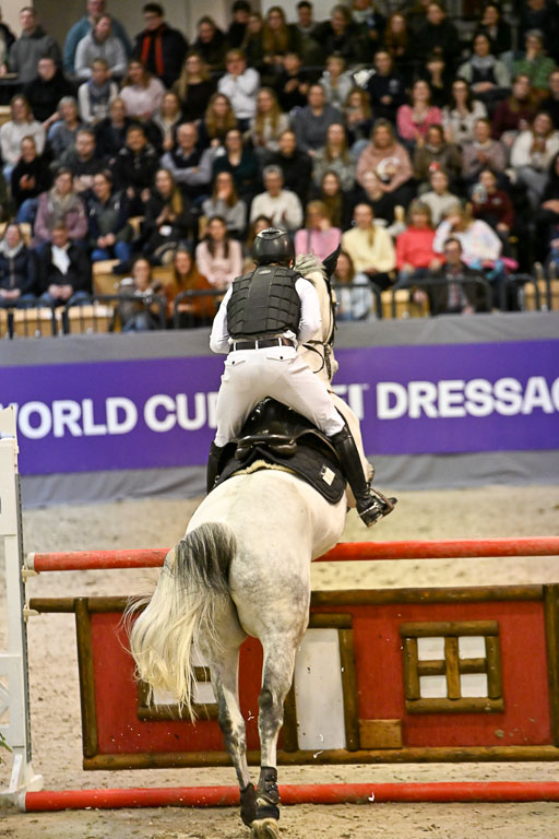  | 12022026 Indoor VS _728 