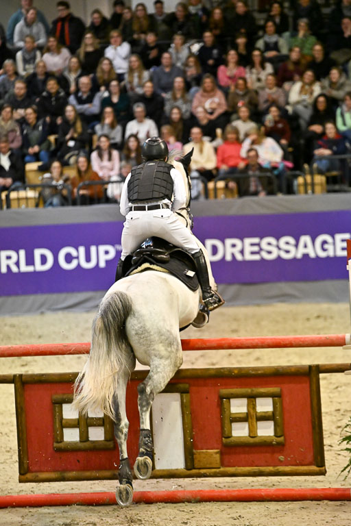  | 12022026 Indoor VS _729 