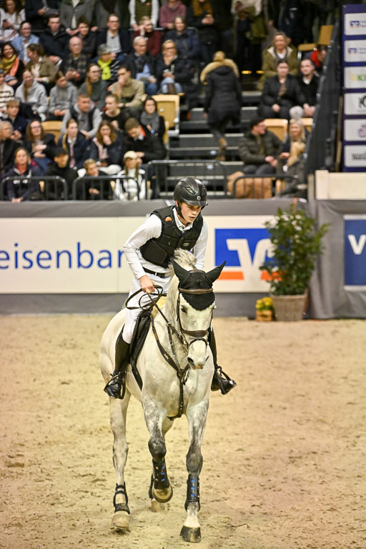  | 12022026 Indoor VS _733 