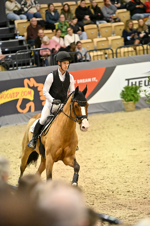  | 12022026 Indoor VS _738 