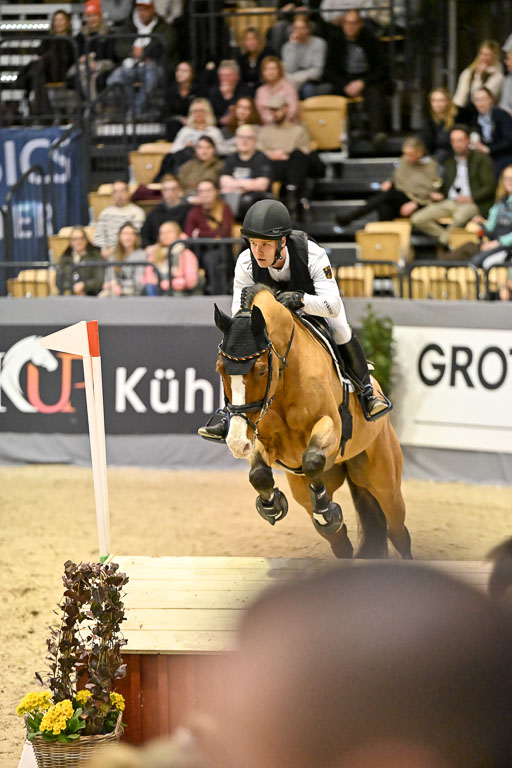  | 12022026 Indoor VS _742 