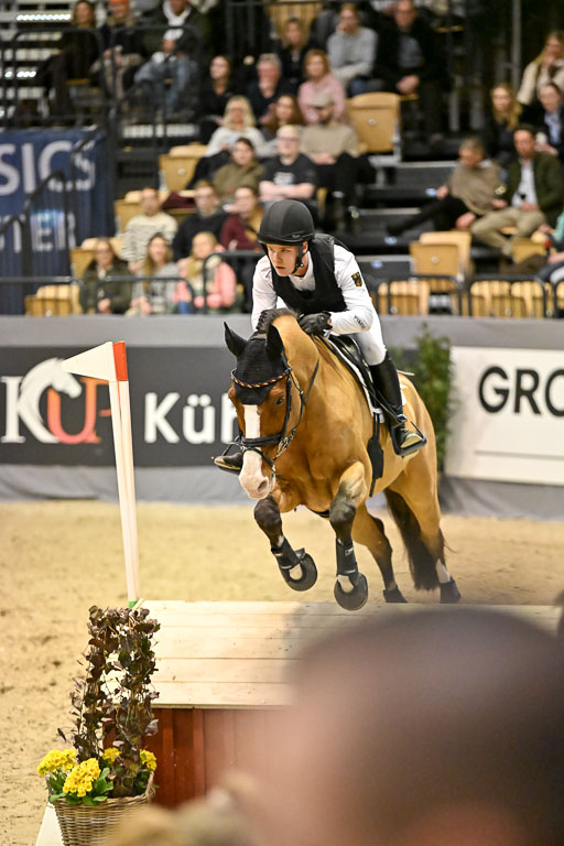  | 12022026 Indoor VS _743 