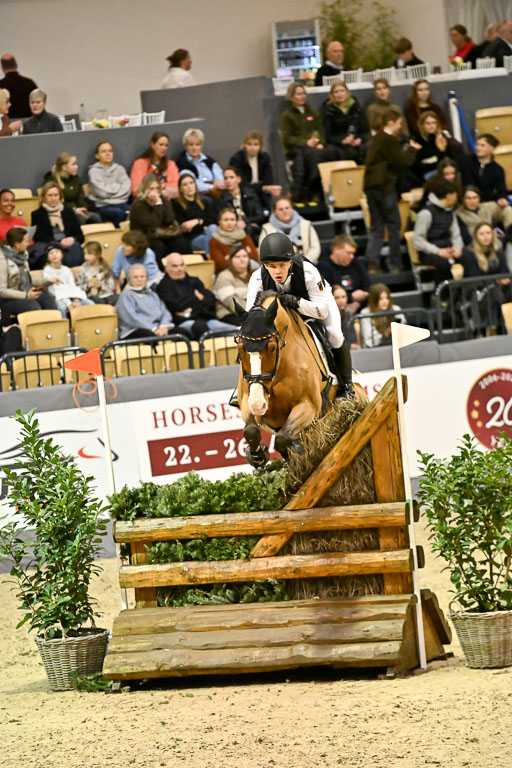  | 12022026 Indoor VS _748 