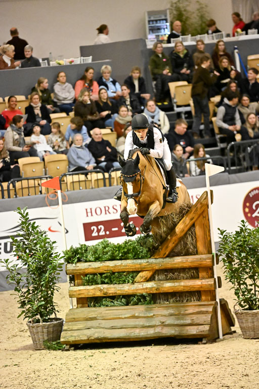  | 12022026 Indoor VS _749 