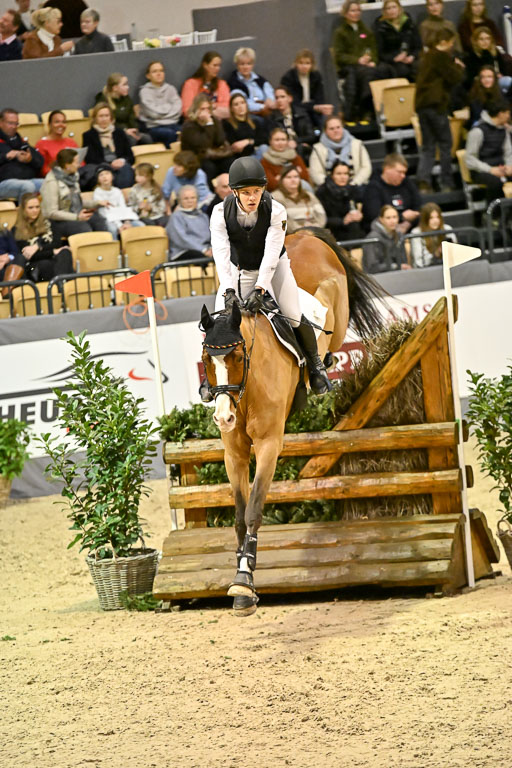  | 12022026 Indoor VS _752 