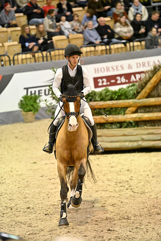  | 12022026 Indoor VS _754 