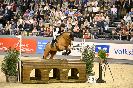  | 12022026 Indoor VS _760 