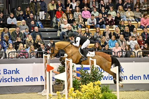  | 12022026 Indoor VS _764 