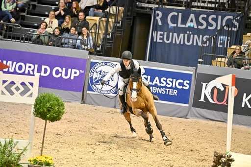  | 12022026 Indoor VS _773 