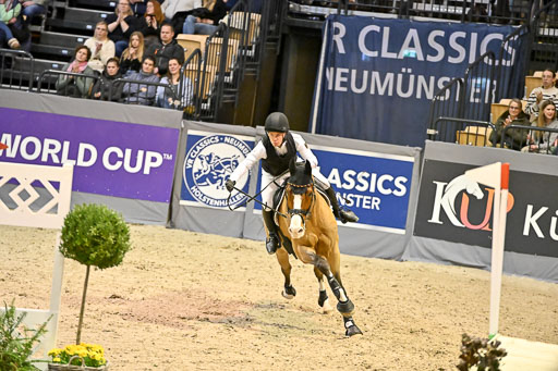  | 12022026 Indoor VS _774 