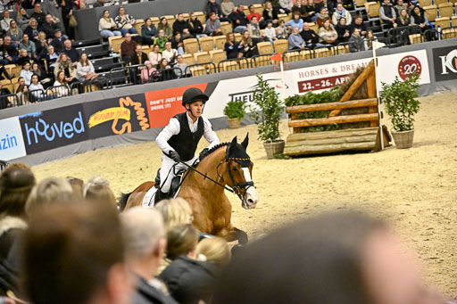  | 12022026 Indoor VS _780 