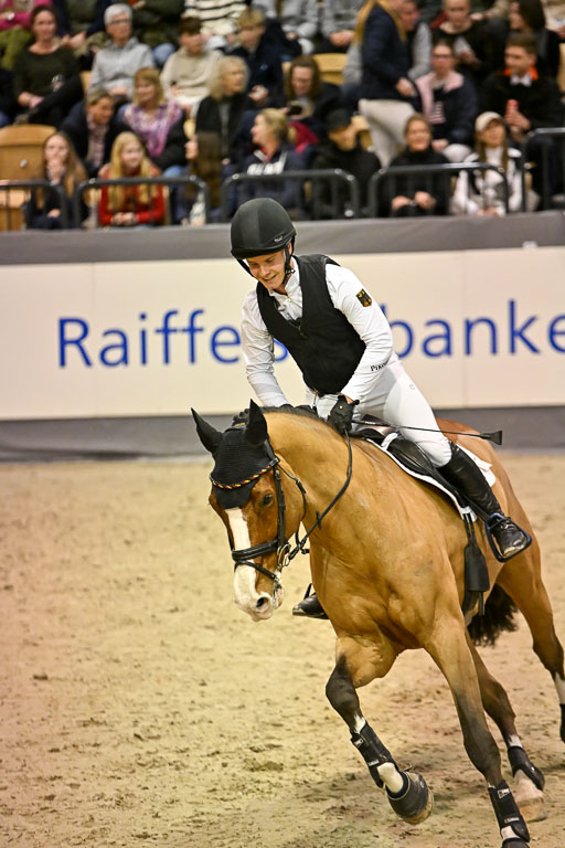  | 12022026 Indoor VS _786 