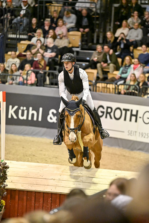  | 12022026 Indoor VS _790 