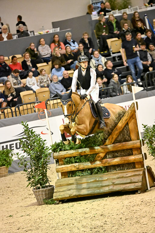  | 12022026 Indoor VS _792 