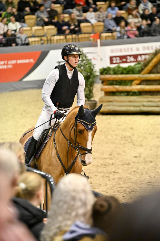  | 12022026 Indoor VS _796 