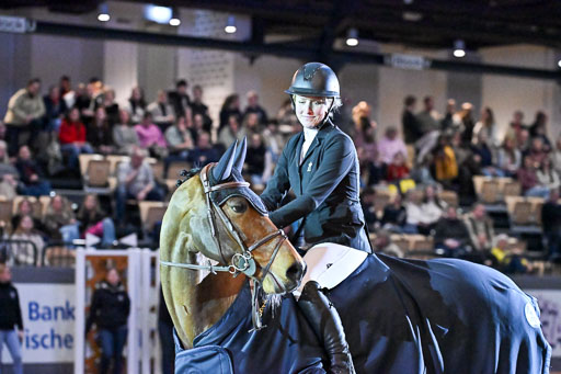  | 12022026 Indoor VS _825 