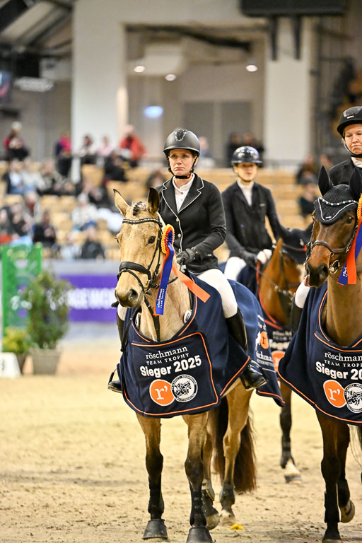  | 12022026 Team Trophy _175 