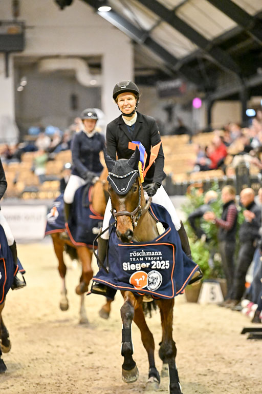  | 12022026 Team Trophy _195 